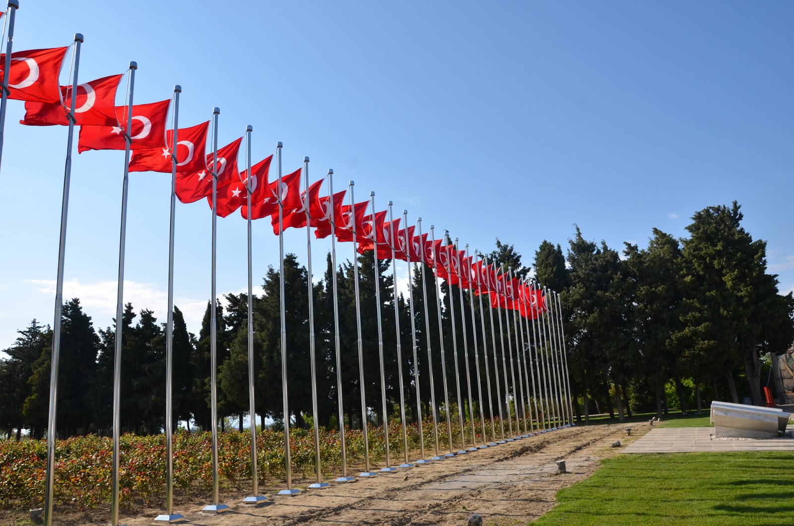 Bayrak Direkleri